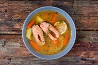 Рецепт дня: «Уха з червоної риби»