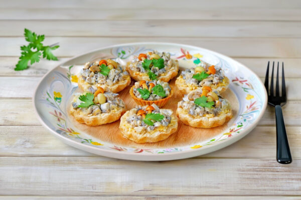 Рецепт дня: «Тарталетки з куркою, грибами та сиром»