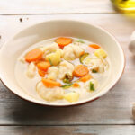 Рецепт дня: «Овочевий суп із сирними кльоцками»