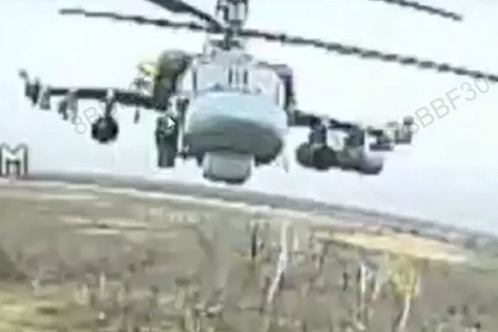 Офіційно! Оператори СБС FPV-дроном знищили російський вертоліт Ка-52 "Алігатор" (відео)