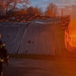 Є вбиті, багато поранених, горіли автобуси, автівки, будинки, зерно: нічна повітряна атака 28 квітня – все, що відомо (фото)