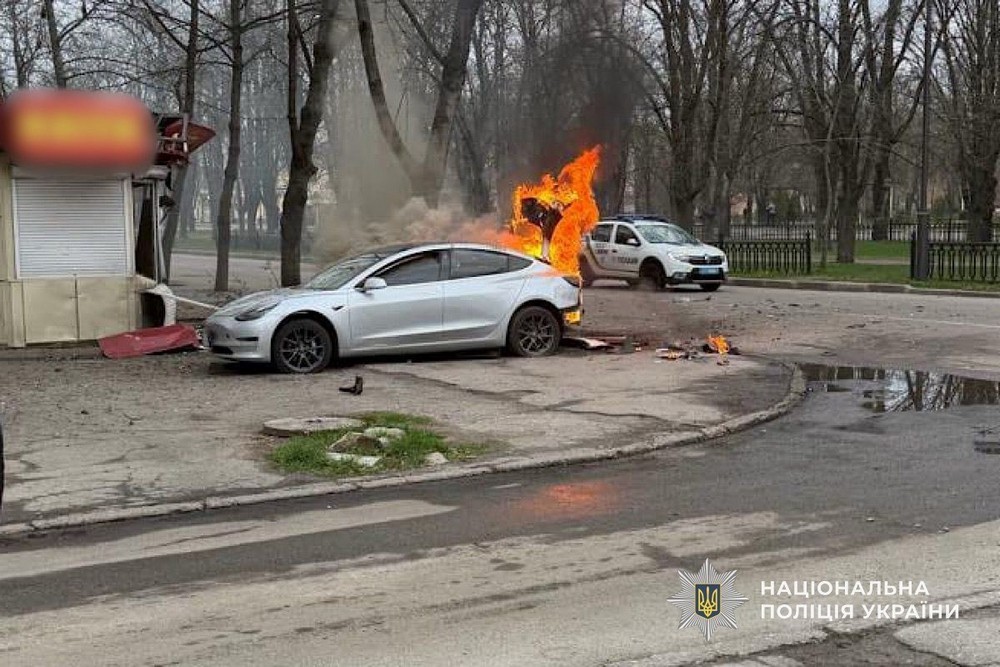 Удари по «Новій пошті» і енергетиці, є поранені: масована нічна повітряна атака 1 квітня – все, що відомо Удари по «Новій пошті» і енергетиці, є поранені: масована нічна повітряна атака 1 квітня – все, що відомо
