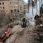 Удари по центрам міст, серед жертв продавчиня кіоску, багато руйнувань: масована нічна повітряна атака 15 квітня – все, що відомо (фото, відео)