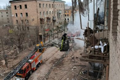 Удари по центрам міст, серед