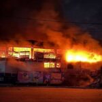 Удари по центру міста, залізниці, портам, енергетиці. є загиблі, серед поранених дитина: масована нічна повітряна атака 2 квітня – все, що відомо (фото, відео)