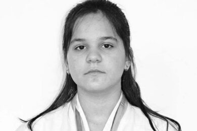 Рибалила під високовольтною ЛЕП і підняла вудку вгору: трагічно загинула 15-річна українська спортсменка