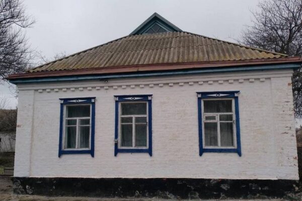 Оренда будинків за комунальні для ВПО з дітьми: де пропонують і що відомо про цю ініціативу