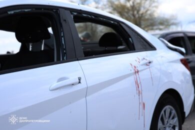 Люди помирали у своїх автівках… Десятки вбитих і поранених у Дніпрі 14 квітня внаслідок ворожого удару