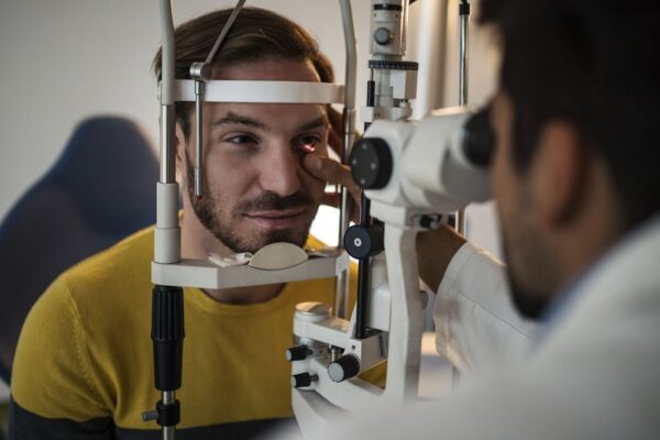 Безоплатне обстеження та лікування зору для ветеранів: де і як отримати допомогу