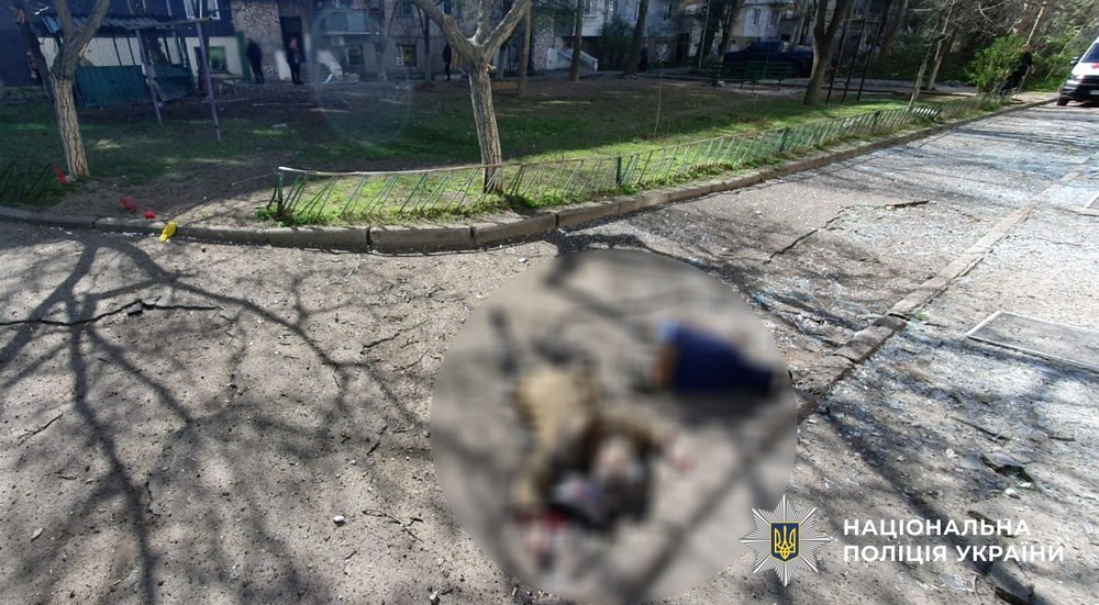 Шестеро вбитих і 22 поранених: пекло у Херсоні і області – ворог скидає бомби, б’є дронами і артилерією (Фото)