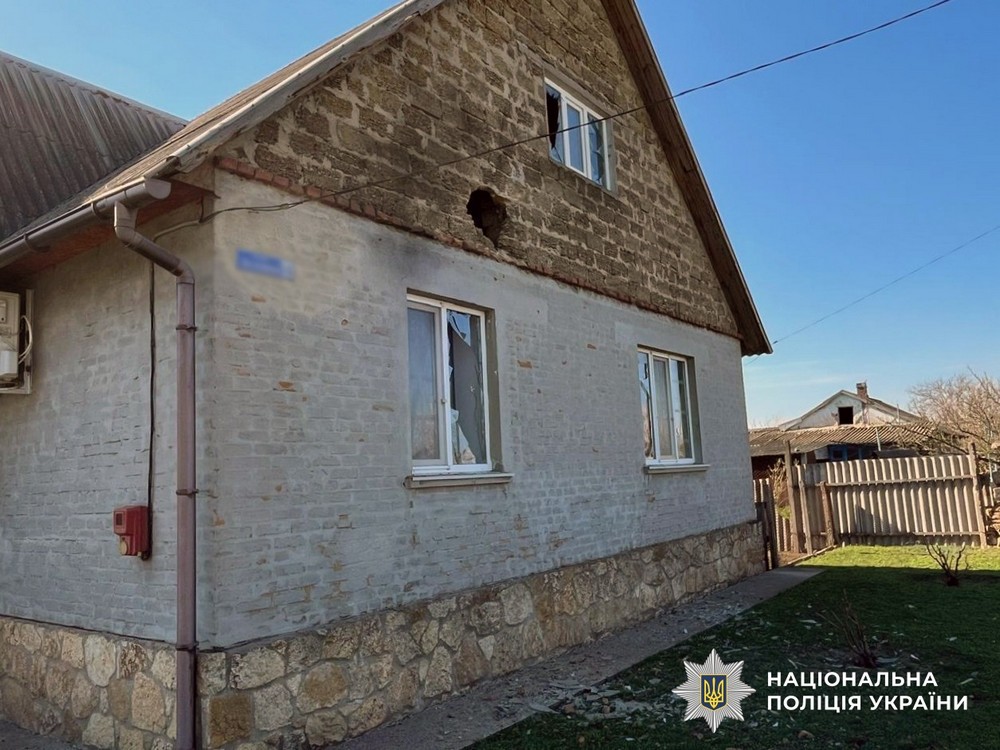 Шестеро вбитих і 22 поранених: пекло у Херсоні і області – ворог скидає бомби, б’є дронами і артилерією (Фото)