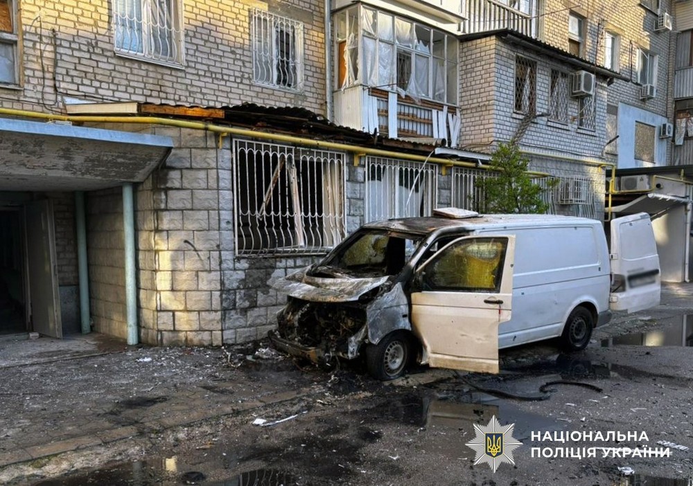 Шестеро вбитих і 22 поранених: пекло у Херсоні і області – ворог скидає бомби, б’є дронами і артилерією (Фото)