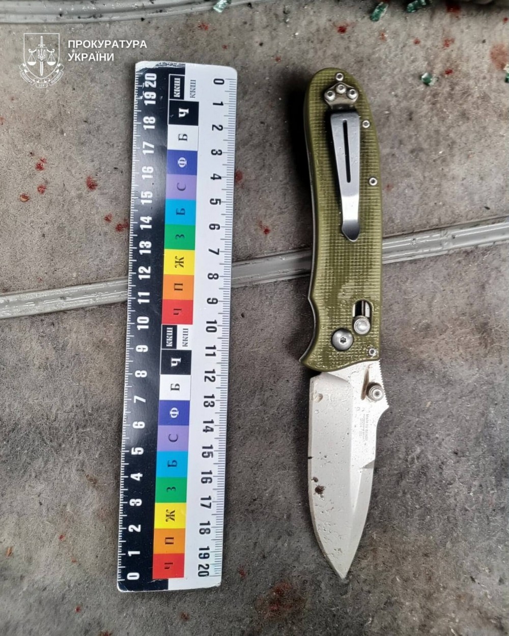 Чоловік підрізав двох військовослужбовців під час перевезення до мобілізаціного центру ТЦК на Буковині