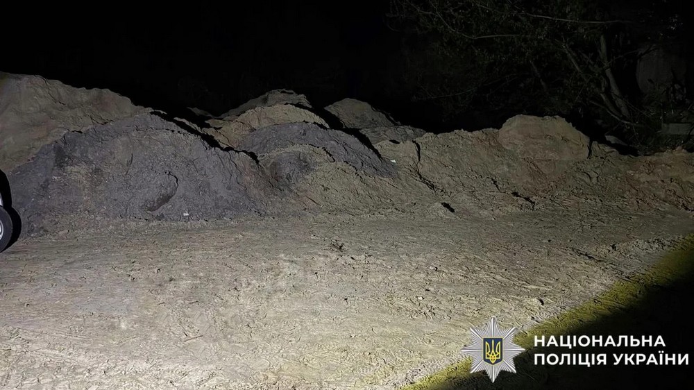 Викопували тунелі…. 11-річного хлопчика на смерть засипало піском – трагедія на Київщині