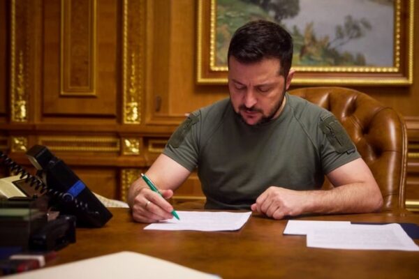 Військовий збір продовжено на три роки після війни – Зеленський підписав закон