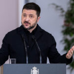 Україна має бути готова до можливої зупинки постачань зброї США – Зеленський