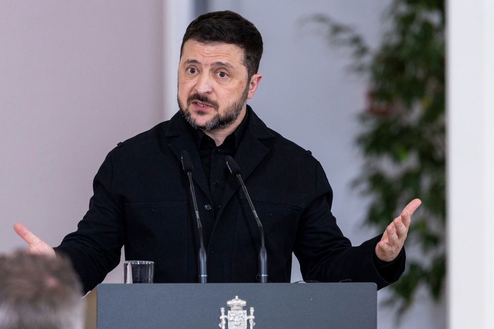 Україна має бути готова до можливої зупинки постачань зброї США - Зеленський