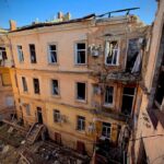 Є вбита і поранені, серед них діти, понівечено історичний центр міста: нічна повітряна атака 27 квітня – все, що відомо (фото)