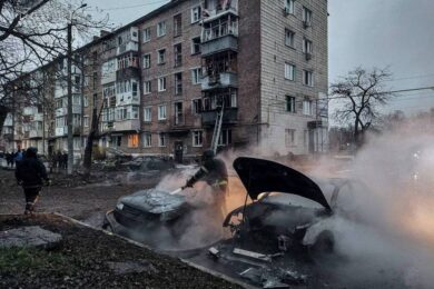 Серед поранених дитина, удар по портовій інфраструктурі, виникли пожежі, є знеструмлення у низці областей: нічна повітряна атака 10 квітня – все, що відомо (фото, відео)