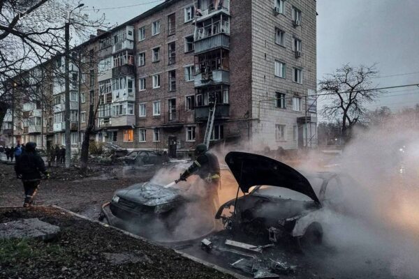 Серед поранених дитина, удар по портовій інфраструктурі, виникли пожежі, є знеструмлення у низці областей: нічна повітряна атака 10 квітня – все, що відомо (фото, відео)