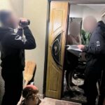 Понад 20 роківт тримав людину