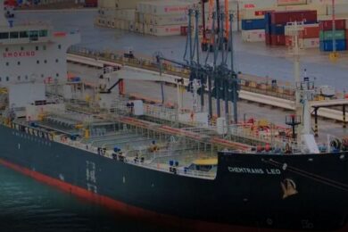 ВМС уразили підсанкційний танкер у