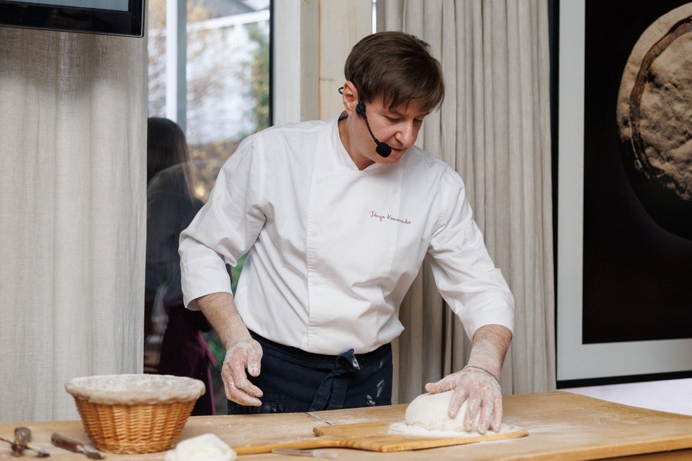 В Україні випікали унікальний хліб в рамках кампанії «Soul of Soil: страви з розмінованих полів». В Україні випікали унікальний хліб в рамках кампанії «Soul of Soil: страви з розмінованих полів».