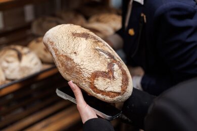 В Україні випікали унікальний хліб в рамках кампанії «Soul of Soil: страви з розмінованих полів» (Фото)