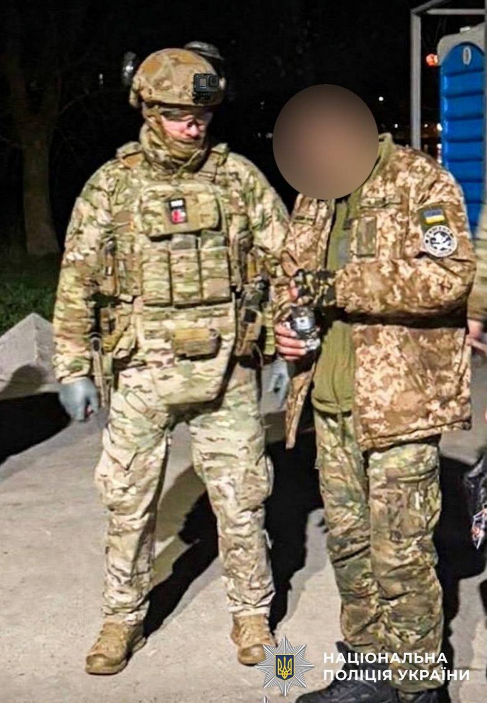 Висмикнув чеку гранати і погрожував підірвати: у Рівному після тривалих переговорів звтримано зловмисника