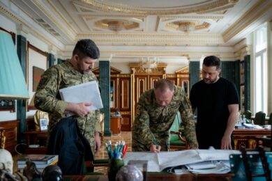 Далекобійні дії та сильні позиції на фронті – подальші кроки ЗСУ визначив Зеленський