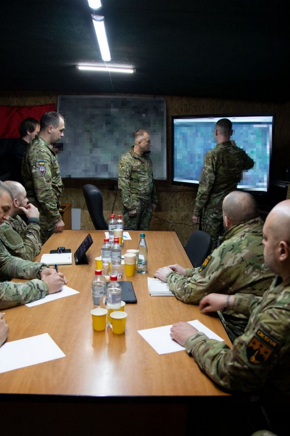 Сирський відвідав найскладніший напрямок фронту: відбили 260 ворожих атак за тиждень Сирський відвідав найскладніший напрямок фронту: відбили 260 ворожих атак за тиждень