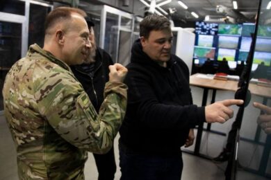 Сирський відвідав найскладніший напрямок фронту: