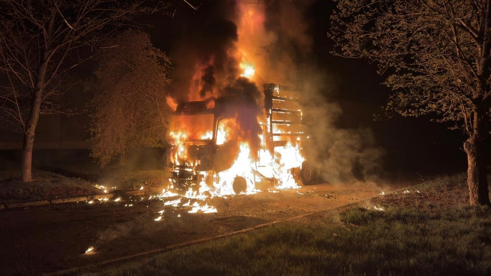 Є загиблі і багато поранених, серед них дитина, удари по багатоповерхівкам, енергетиці, транспорту: масована нічна повітряна атака 11 квітня – все, що відомо (фото, відео)