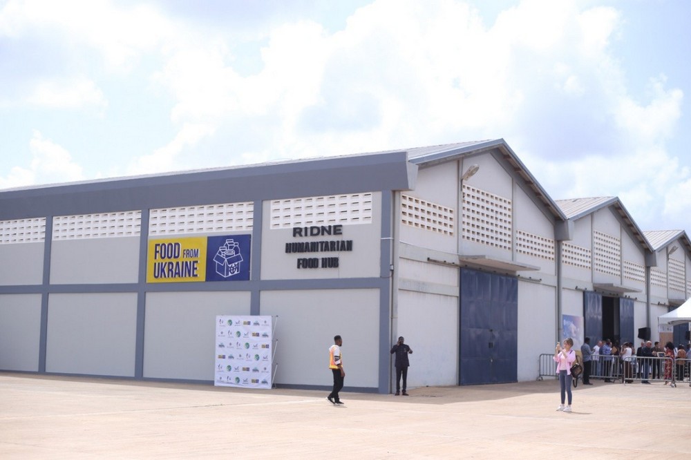 Україна відкрила перший агрохаб в Африці в межах ініціативи Президента України Food from Ukraine. Тут вже почали надавати допомогу. Розповідаємо, що про це відомо.