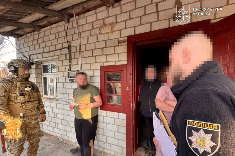 Міжрегіональну групу шахраїв викрили правоохоронці Дніпропетровщини. Зловмисниками була створена фейкова «єДопомога». У 20 громадян видурили близько 5 млн грн. Розповідаємо, як працювала схема