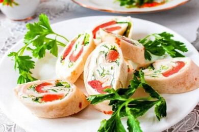 Рецепт дня: «Рулетики з лаваша з червоною рибою»