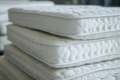 Допомога для ВПО у Кам’янському та районі – можна отримати матраци