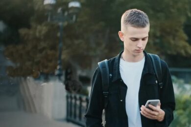 Електронні військові документи учнів зобов’язані перевіряти в школі – Міноборони