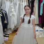 Допомога для ВПО у Києві – можна отримати святковий одяг для важливих подій