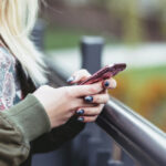 Допомога у складних ситуаціях: гарячі лінії державних служб України