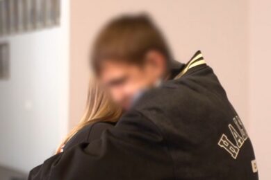 Після довгої розлуки 16-річний син нарешті обійняв маму…. Підлітка вдалося повернути з ТОТ Херсонщини (відео)