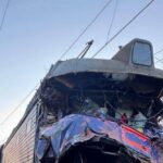 Потяг Київ-Ужгород зійшов з рейок після зіткнення з автокраном: загинув машиніст-ветеран – все, що відомо (фото, відео)