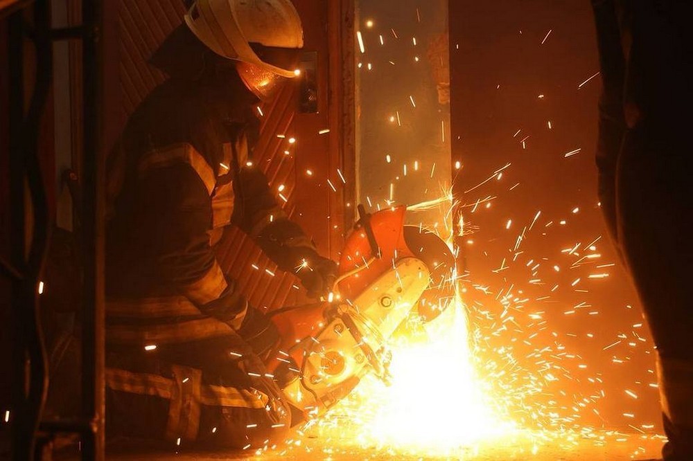 Серед поранених вагітна жінка, побито транспорт і житло: нічна повітряна атака 7 травня – все, що відомо (фото) 1 Серед поранених вагітна жінка, побито транспорт і житло: нічна повітряна атака 7 травня – все, що відомо