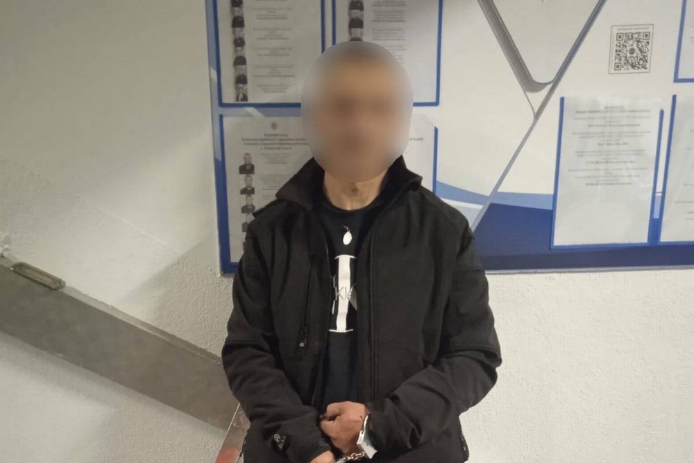 Взяв у заручники дитину, побачивши ТЦК: у Львові затримали озброєного ножем чоловіка 1 Взяв у заручники дитину, побачивши ТЦК: у Львові затримали озброєного ножем чоловіка