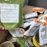 Видають продуктові набори ВПО у Дніпрі: що у них, хто і як може отримати (фото)
