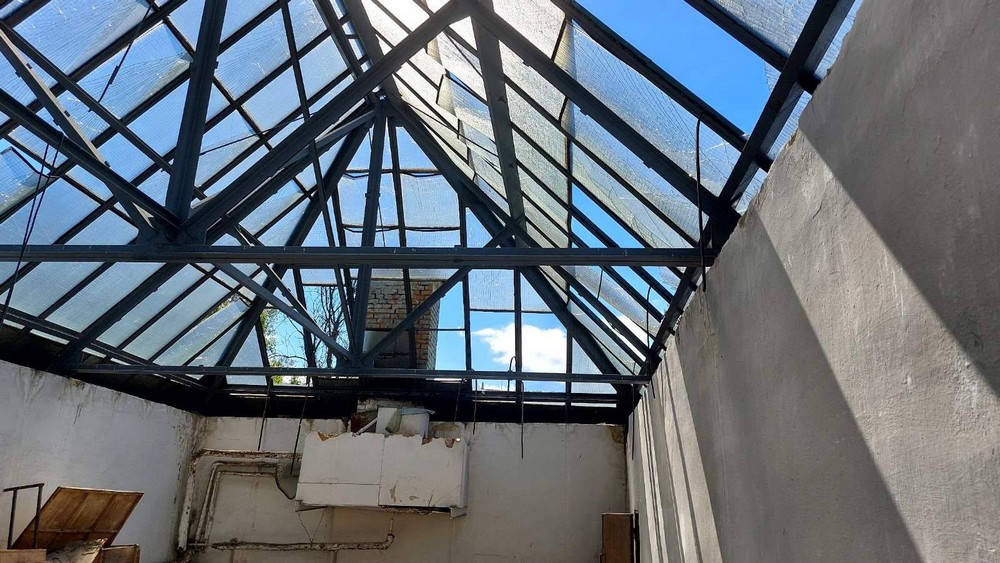Будинок Зеленського і Міндича, будівля Уряду і низка провідних культурних інституцій постраждали сьогодні у Києві під час атаки (фото) (9)