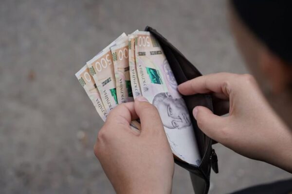 Чи має право на виплати ВПО самотній непрацюючий переселенець: відповідь ПФУ
