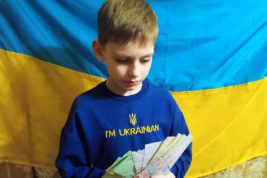 Грошова допомога одиноким матерям і батькам у 2026 році: кому призначать, а кому ні, які суми, куди звертатися