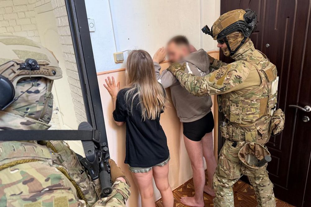 Поліція Дніпропетровщини затримала псевдобанкірів, які ошукали громадян на майже 3 млн грн 1 Поліція Дніпропетровщини затримала псевдобанкірів, які ошукали громадян на майже 3 млн грн