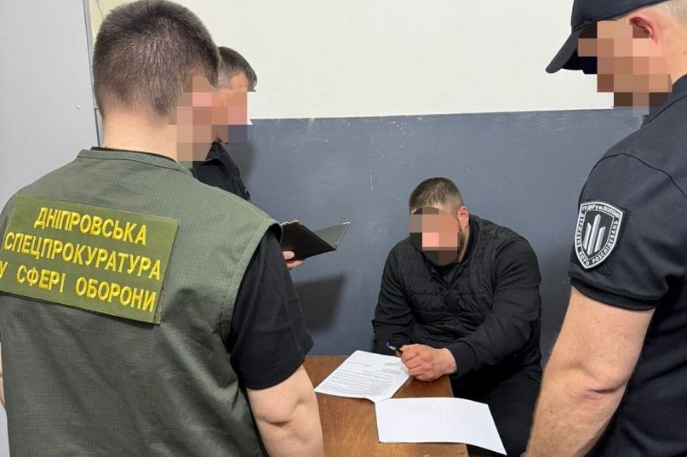 Глумлення, катування та дезертирство: на Дніпропетровщині затримали військового за жорстоке побиття побратима 1 Глумлення, катування та дезертирство: на Дніпропетровщині затримали військового за жорстоке побиття побратима